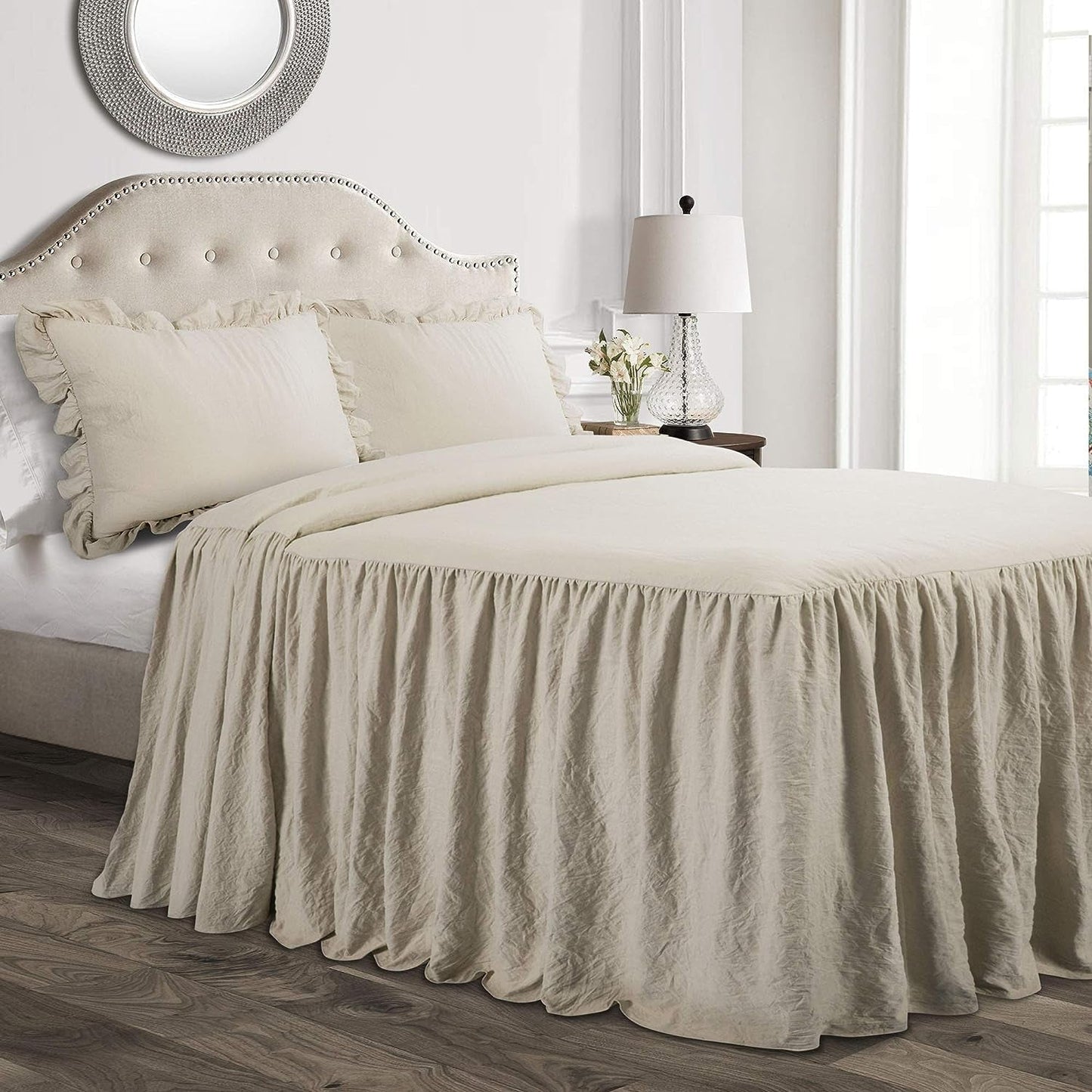 Zestaw pościeli ze spódnicą z falbanami Lush Decor 3-częściowy luksusowy zestaw pościeli do domu wiejskiego Eleganckie, urocze detale z falbanami Ponadczasowy styl i klasyczny design Miękki i lekki duży rozmiar Lush Decor Łóżka i kołdry Neutralny król