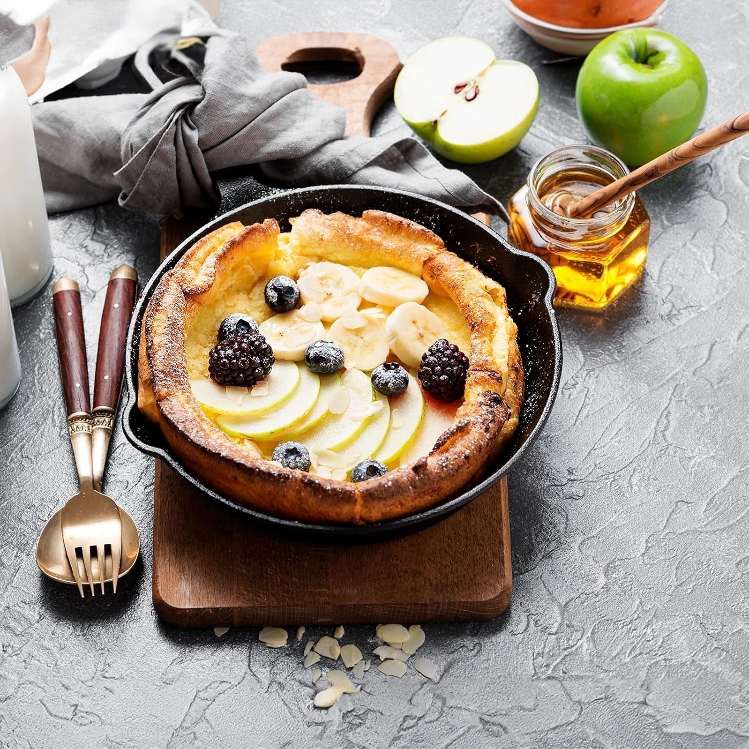 Żeliwna patelnia grillowa z uchwytem OVERMONT Garnki i patelnie Naty Shop