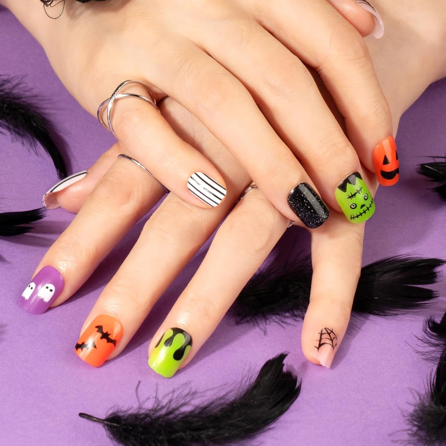 72 szt. Halloweenowe paznokcie Samoprzylepne sztuczne paznokcie Krótkie sztuczne paznokcie Samoprzylepne paznokcie prasowane Dyniowy duch Sztuczne paznokcie Porady Nail Art Pomarańczowy Zielony Czarny