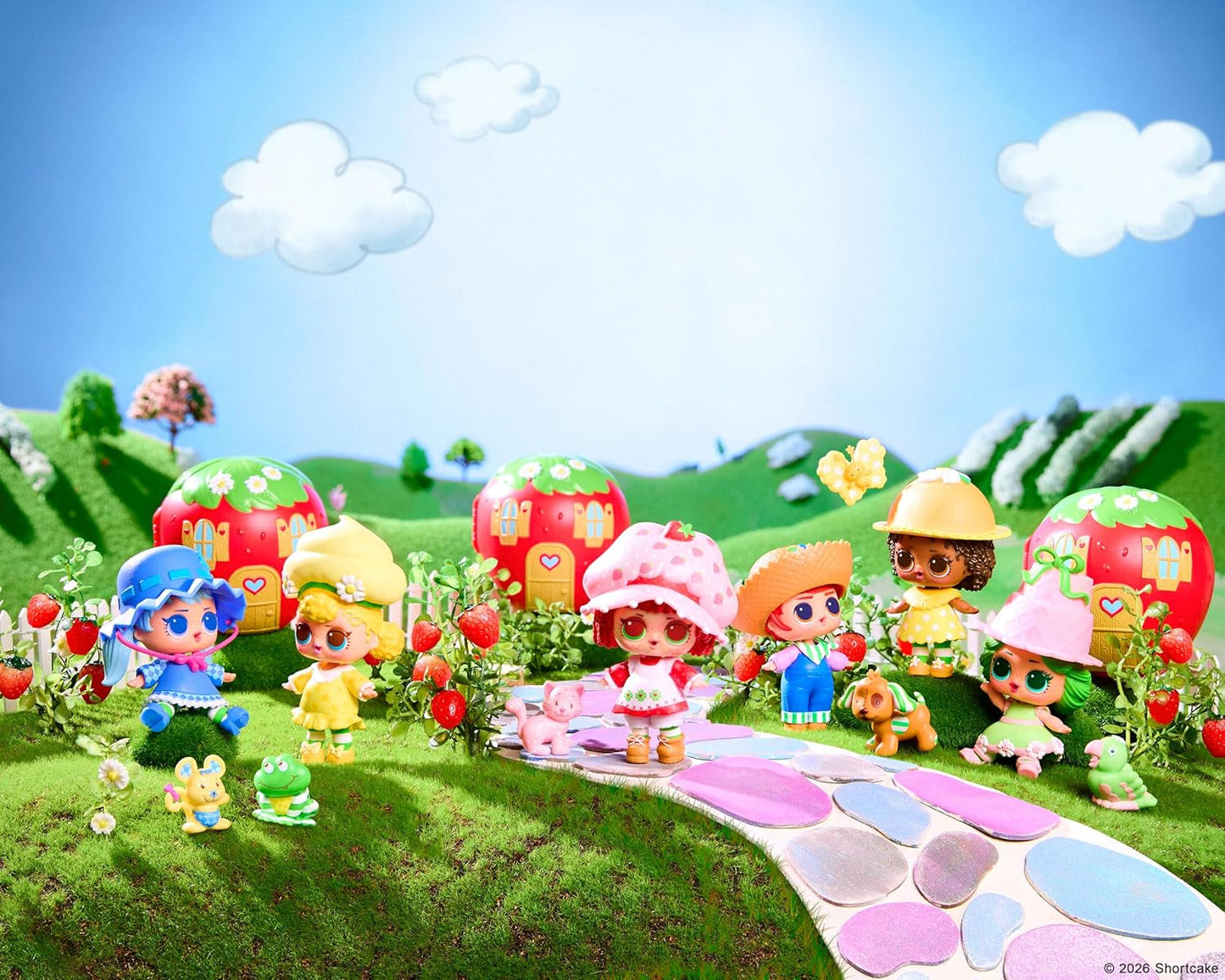 LOL niespodzianka! Loves Strawberry Shortcake Tots - Kolekcjonerskie pachnące lalki z 7 niespodziankami, zwierzakiem, modą, butami, kapeluszem, zestawem do zabawy z truskawkowym ciastkiem Cabrio, wiek 4+