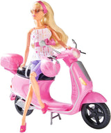Simba 105730282 - Steffi Love Chic City Scooter, Steffi z różową hulajnogą z kaskiem i przegródką na kask, lalka modowa, 29 cm, dla dzieci w wieku 3+