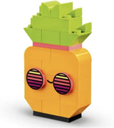 LEGO 11027 Klasyczny zestaw do kreatywnego budowania z neonem, zestaw klocków, zabawka do budowania z modelami: samochodu, ananasa, kosmity, wrotek, figurkami i nie tylko, dla dzieci od 5 lat i więcej Zestawy do budowania Besuche den LEGO-Store