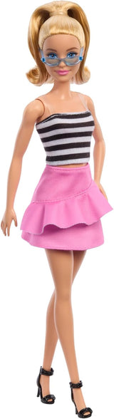 Lalka Barbie Fashionistas nr. 213 Blondynka w pasiastym topie Różowa spódnica i okulary przeciwsłoneczne 65. urodziny Kolekcjonerska lalka mody HRH11 Naty Shop Dolls Domyślny tytuł