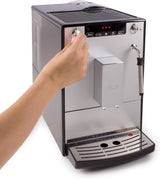 Melitta Solo & Milk - w pełni automatyczny, smukły ekspres do kawy ze spieniaczem do mleka, ekspres do kawy z wyjmowanym zbiornikiem na wodę, m.in. kawa lub cappuccino, srebro