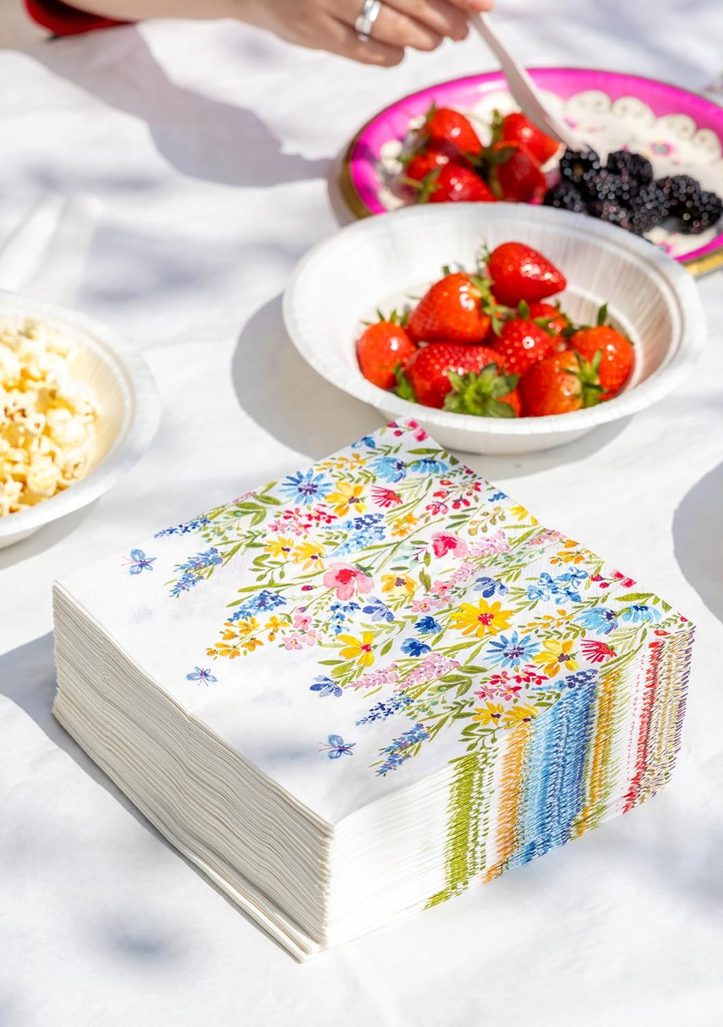 Talking Tables Jednorazowe serwetki stołowe, miękkie serwetki papierowe, jednorazowe serwetki w kwiatowy wzór, na wesela lub do codziennego użytku, przyjazne dla środowiska, kompostowalne, nadające się do recyklingu