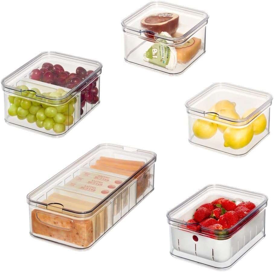 Pudełka do przechowywania iDesign, organizer do lodówki z pokrywkami w zestawie 5 sztuk, plastikowe pudełka do przechowywania żywności z recyklingu do organizowania materiałów eksploatacyjnych, przezroczyste i białe pudełka do przechowywania żywności Naty Shop przezroczyste, białe zestawy 5 sztuk
