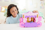 Zestaw do transformacji Mattel Disney Princess Przewóz do zamku z minilalką Aurora, 3 poziomy, 6 obszarów do zabawy, 4 figurki, meble i akcesoria HWX17