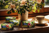 Babcia Jagoda - Herbata owocowa "Fruchtige Verführung" - 20 torebek - Z hibiskusem, jabłkiem, aronią, jeżyną, owocami róży, skórką pomarańczy - Intensywny smak owocowy, bez kofeiny, wegański, naturalny, Cay - 40G