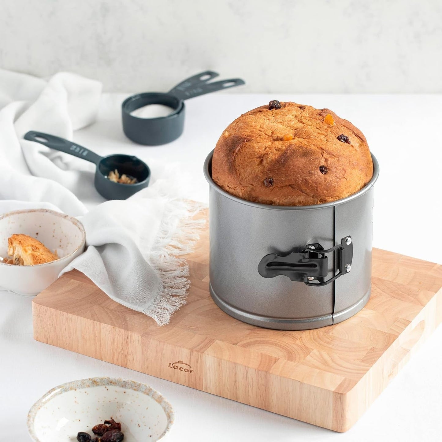 Forma do panettone, wyjmowana, ze stali węglowej, nieprzywierająca, średnica 16 cm, pojemność 2 litry Formy i blachy do pieczenia Naty Shop