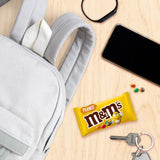M&M's Peanut Chocolate Opakowanie zbiorcze 24 x 45 g Czekoladowa soczewica o smaku orzechowym Prezent czekoladowy (1080 g) Idealny jako poczęstunek o tematyce piłkarskiej