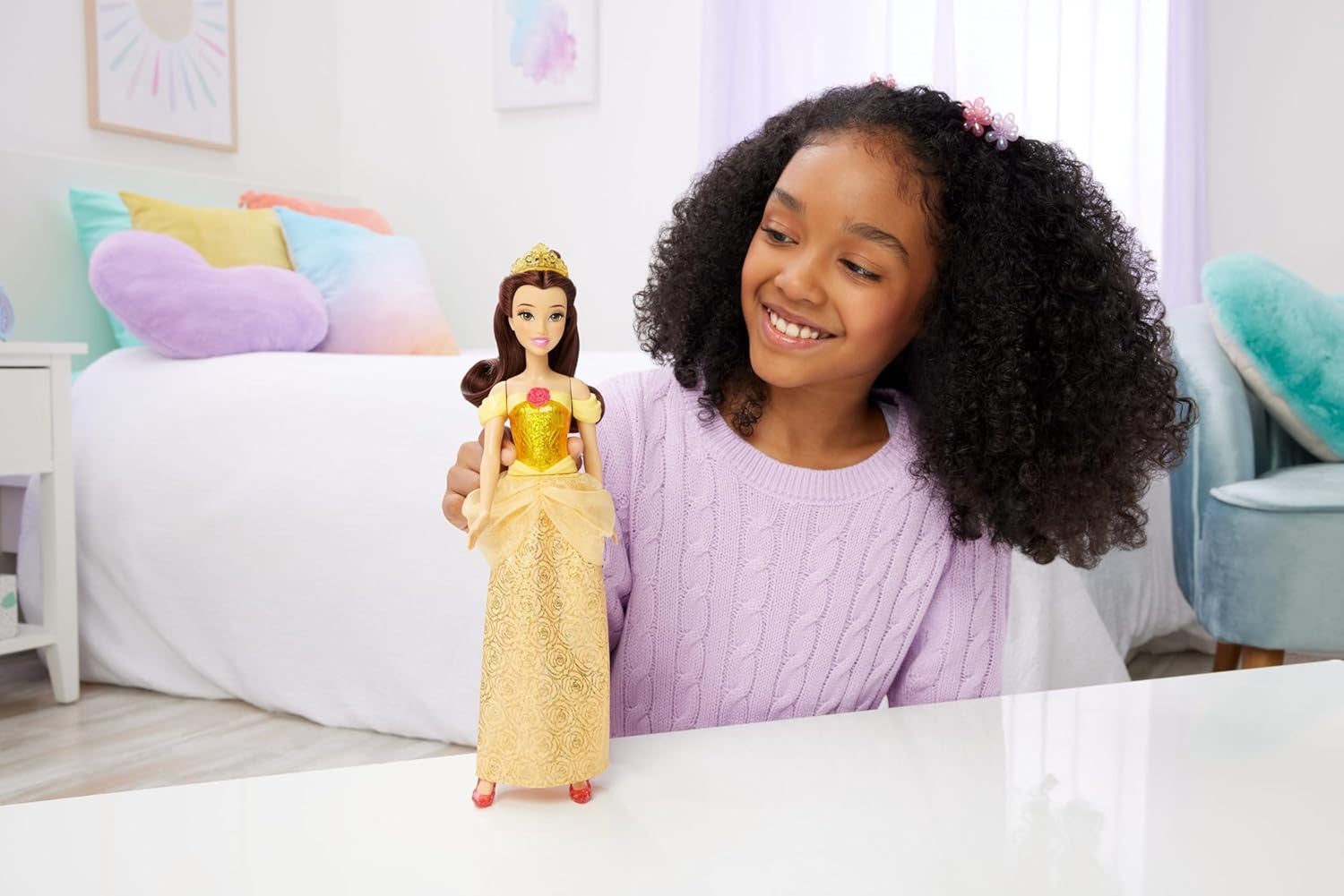 Mattel Disney Princess Toy Przegubowa lalka Belle Fashion z błyszczącymi ubraniami i akcesoriami Prezent inspirowany filmami Disneya dla dzieci HLW11