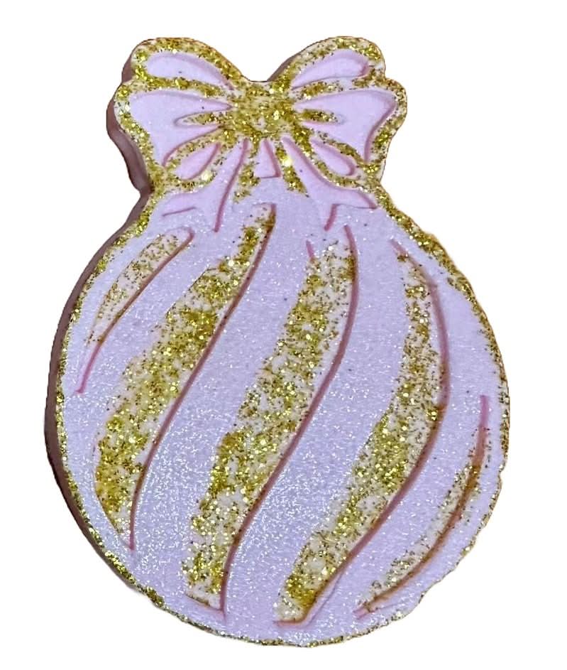 Jadalna dekoracja cukrowa, kula choinkowa, różowa. Ozdoby ze sklepu Sugar Paste Nati
