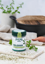 Fuchs Gewürze - Majeranek gerebelt - zum Würzen von Kartoffelgerichten, Fleischgerichten oder Eintöpfen - naturalne składniki - 10 g w wiederverwendbarer, recyclebarer Dawka
