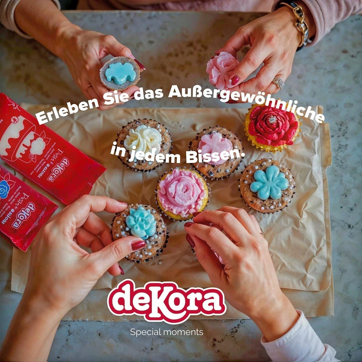 Dekora - Fondant z pasty cukrowej białej 150g - Idealny do ciast i dekoracji wypieków - Nie zawiera glutenu i laktozy - Smak waniliowy - Miękka, elastyczna i łatwa do formowania do kreatywnych dekoracji Naty Shop Sugarpaste