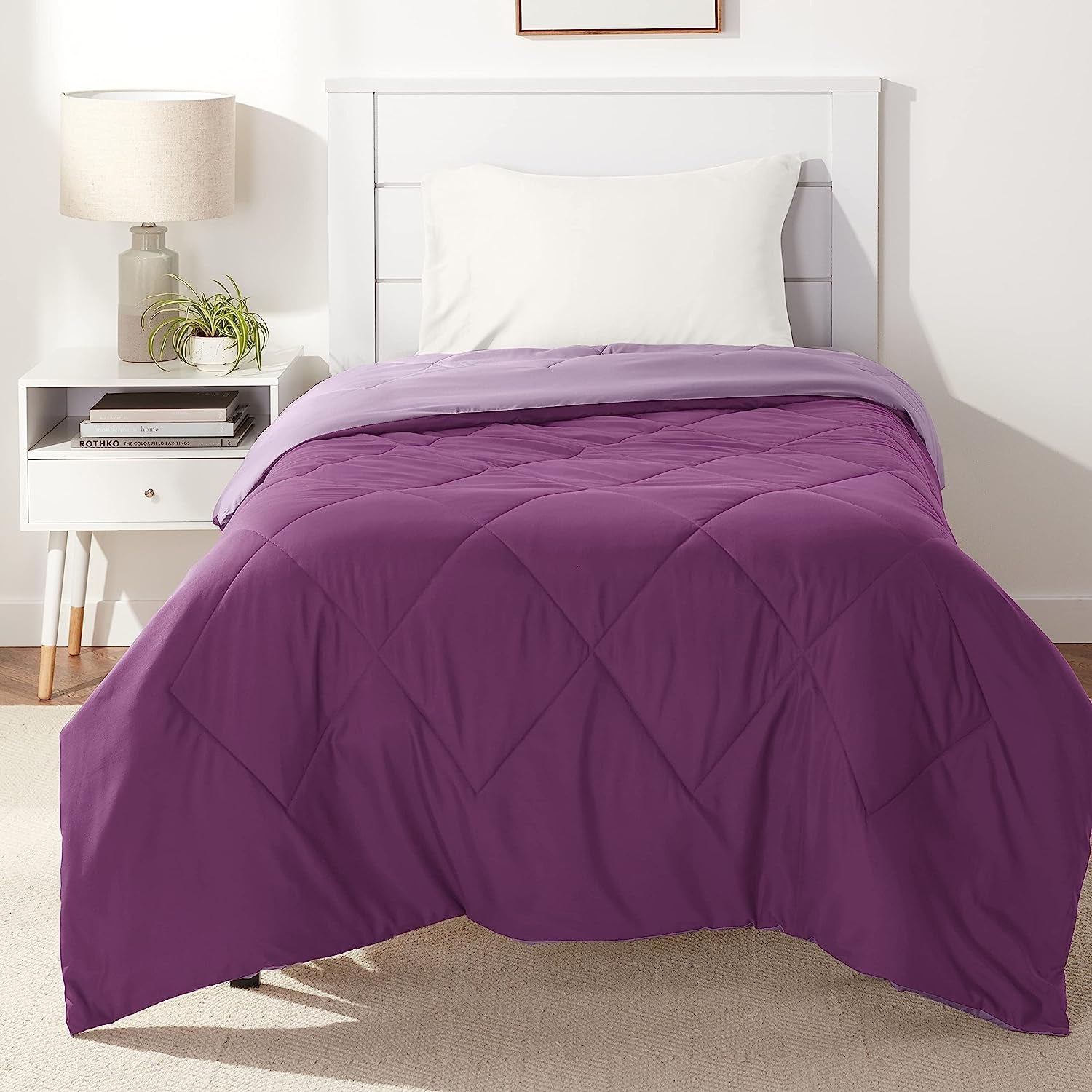 Poszwa na kołdrę z mikrofibry Amazon Basics, do noszenia obustronnie, 220 X 240 cm, szaro-czarna Kołdry i kołdry Naty Shop Śliwka / jasnofioletowy 160X229 cm