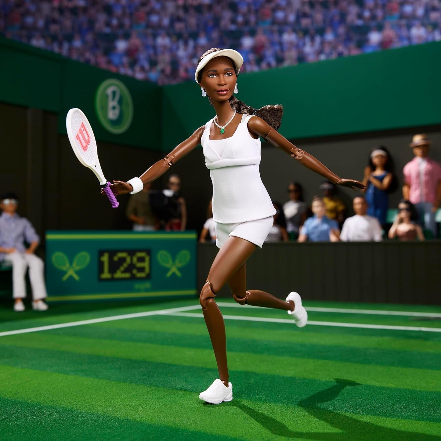 Barbie Inspirująca seria dla kobiet Modna lalka Barbie Venus Williams z podpisanym mundurem i rakietą tenisową w zestawie z pudełkiem prezentacyjnym HRM49