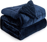 Koc obciążeniowy Cottonblue 6,8 kg Queen Size Flanelowy kudłaty koc obciążany Sherpa dla dorosłych Wygodne koce obciążane zapewniające spokój i relaks Ciężkie kołdry 152,4 x 203,2 Naty Shop Kołdry i kołdry Granatowy 48 x 72 15 funtów