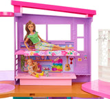 Domek wakacyjny Barbie (116 x 77,9 cm), 6-osobowy domek do zabawy, w pełni wyposażony w akcesoria, meble i windę, składany i do przechowywania, lalka, prezent dla dzieci w wieku 3 lat i starszych, HCD50