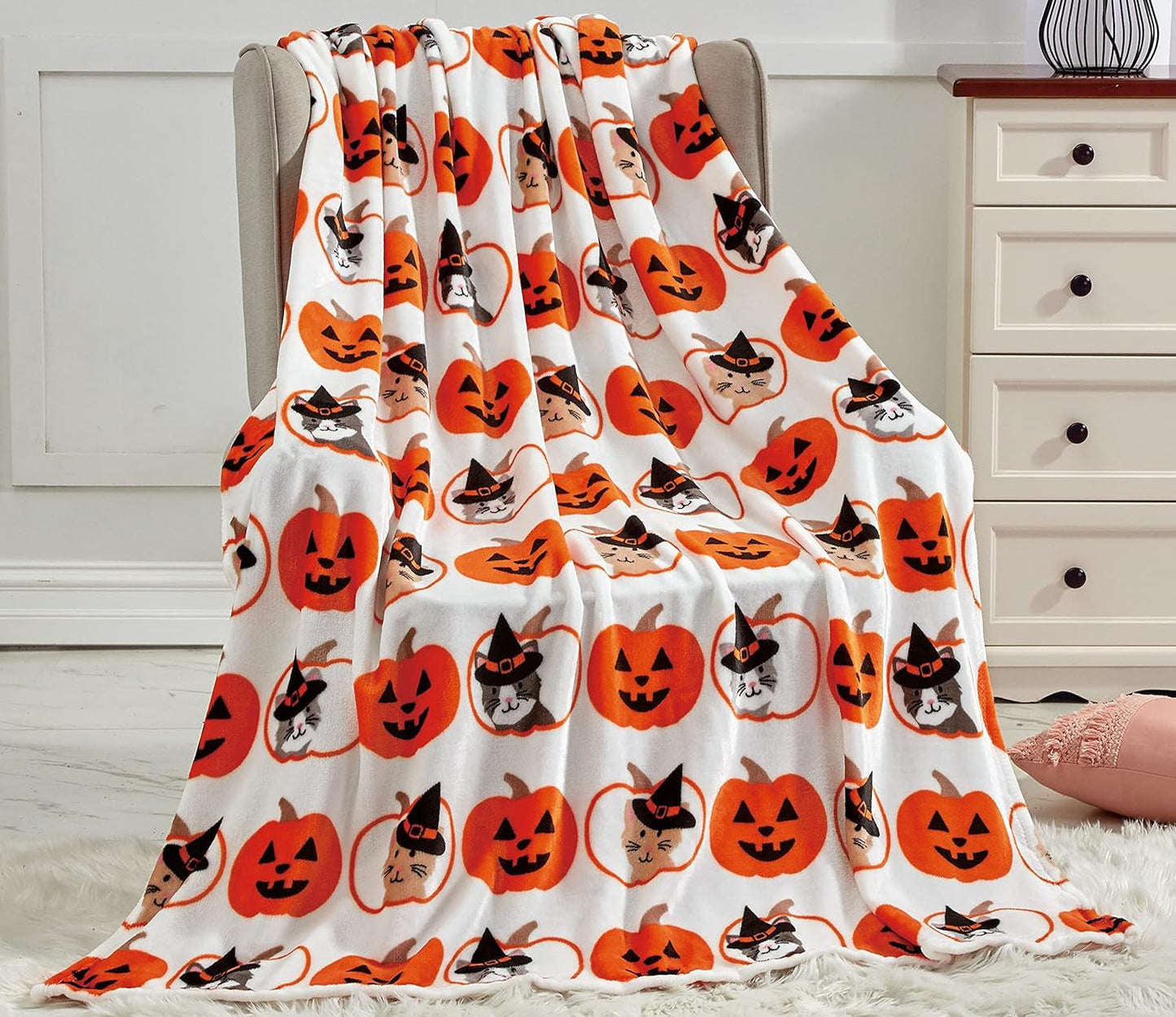 Elegancki, wygodny, lekki koc z motywem Halloween, miękki, przytulny i pluszowy, idealny do relaksu w tym upiornym sezonie, 127 x 152,4 cm, łóżka i pokrowce z czaszką i kościami Eleganckie komfortowe koty dyniowe 50 x 60