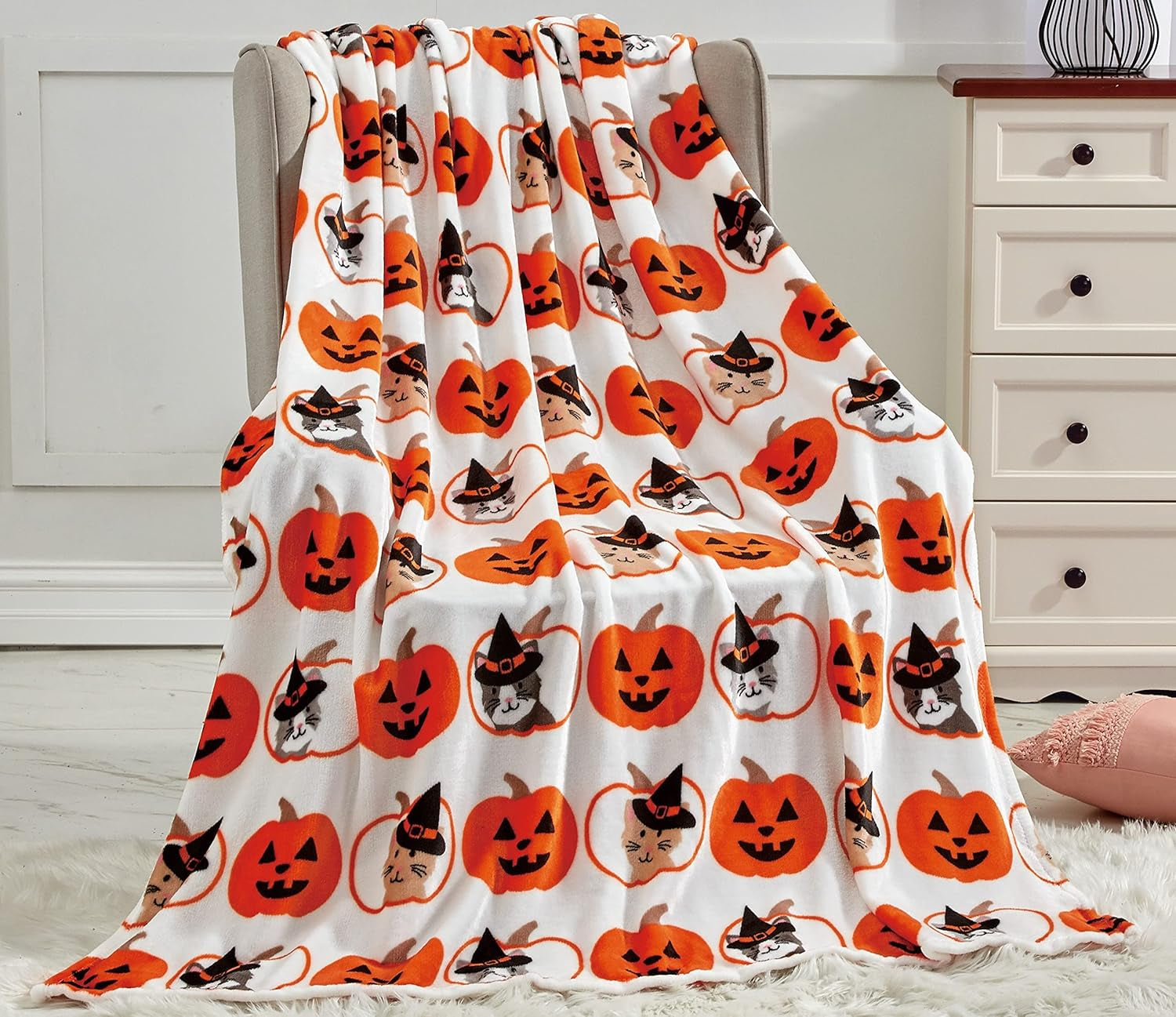 Elegancki, wygodny, lekki koc z motywem Halloween, miękki, przytulny i pluszowy, idealny do relaksu w tym upiornym sezonie, 127 x 152,4 cm, łóżka i pokrowce z czaszką i kościami Eleganckie komfortowe koty dyniowe 50 x 60