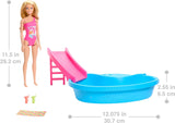 Lalka Barbie i akcesoria - basen ze zjeżdżalnią i akcesoriami do wielogodzinnej zabawy na słońcu, różowy kostium kąpielowy z tropikalnym wzorem, dla dzieci od 3. roku życia, HRJ74
