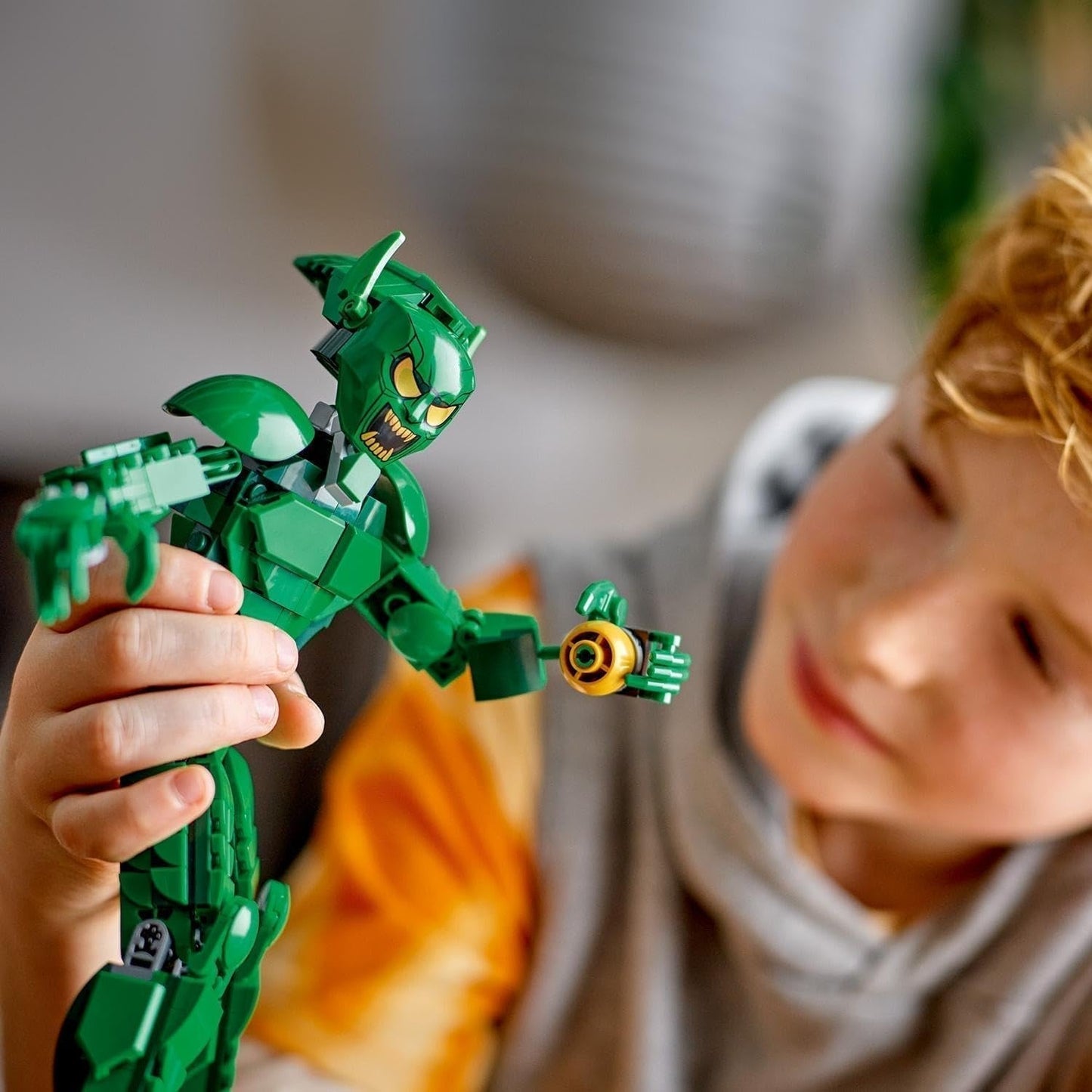 Figurka LEGO Marvel Green Goblin, ruchoma zabawka do budowania superzłoczyńcy dla dzieci w wieku 8+, chłopców i dziewcząt, zestaw Wszechświat Spider-Mana z suwakami i bombami dyniowymi, pomysł na prezent dla superbohatera 76284 Zestawy do budowania Besuche w sklepie LEGO