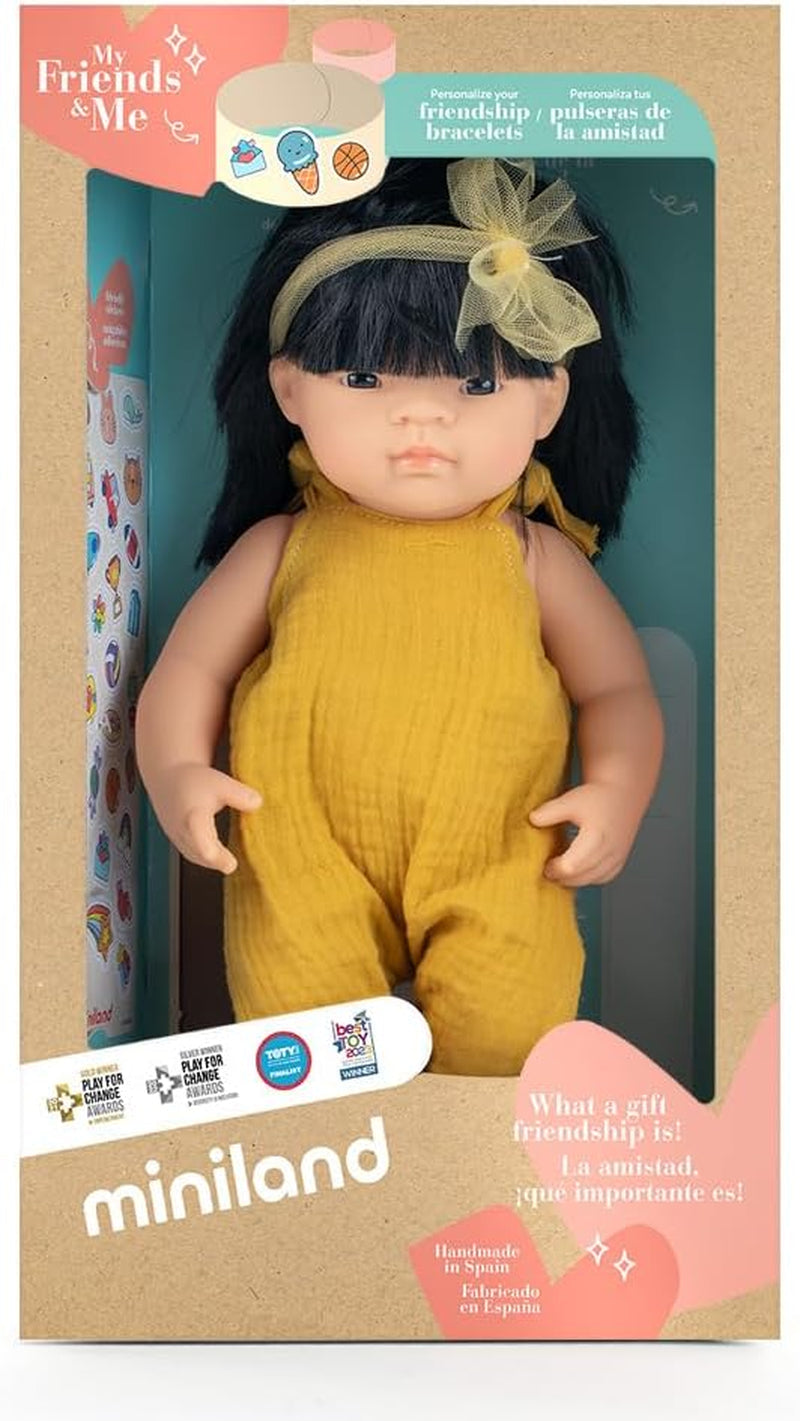 Lalka Miniland, 38 cm, Azjatka. Wyprodukowano w Hiszpanii. Anatomicznie poprawne. Kolekcja Mój przyjaciel i ja