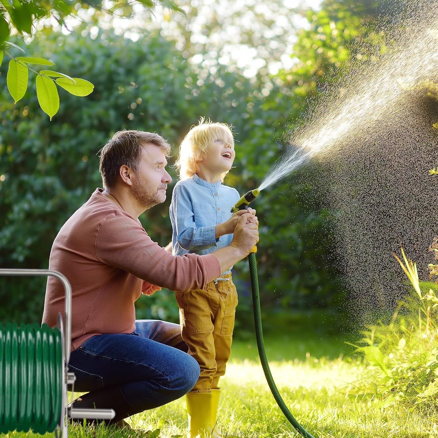Bęben na wąż ze stali nierdzewnej Relaxdays, pusty bęben na wąż, do montażu podłogowego i ściennego, na 40 m węża ogrodowego, bęben na wąż, srebrny, 43,5 x 43,5 x 31,5 cm