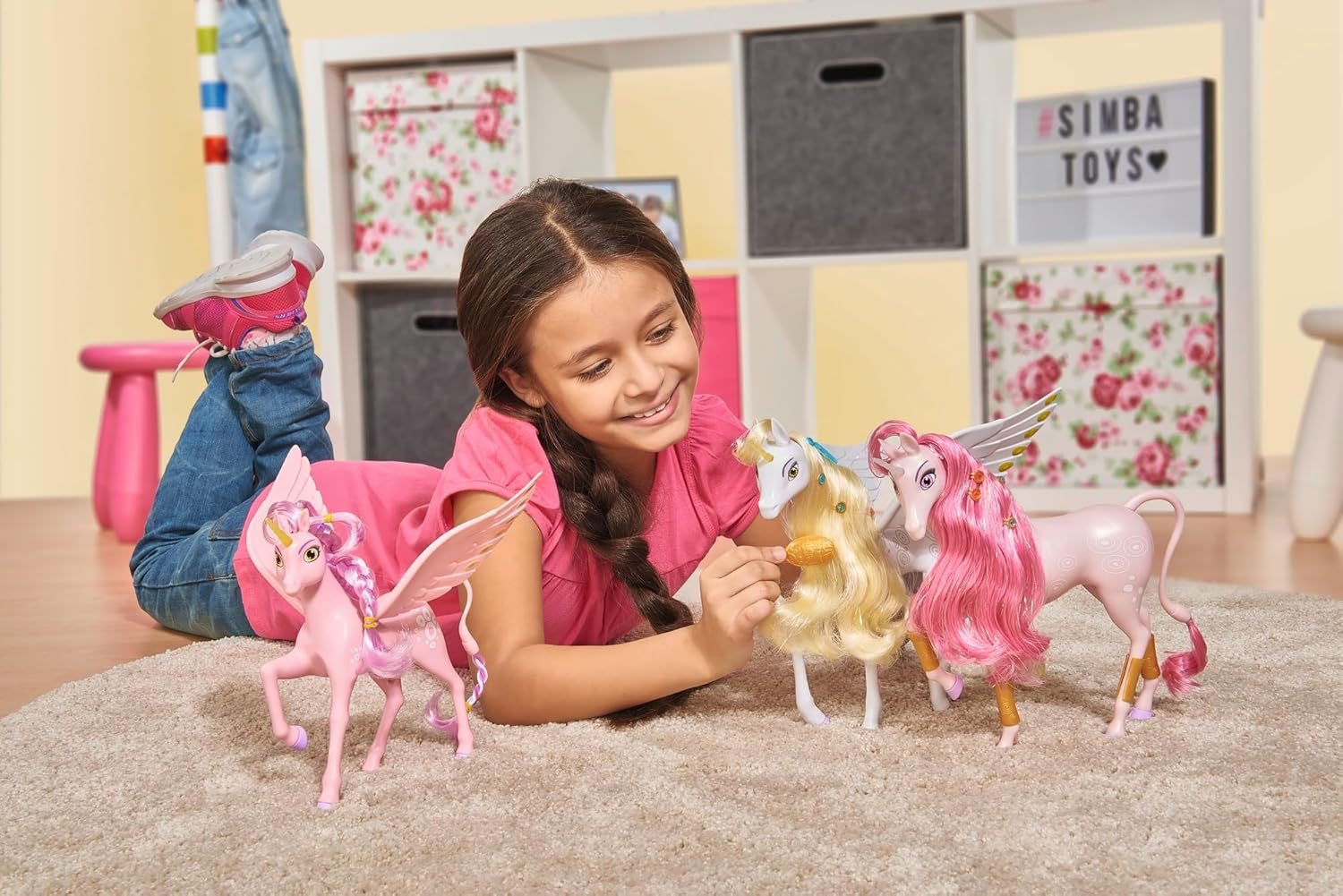 Simba 109480092 - Mia and Me Unicorn Kyara, z ruchomymi skrzydłami, spinkami do włosów i szczoteczką do stylizacji, 20 cm, od 3 lat, różowe lalki Naty Shop