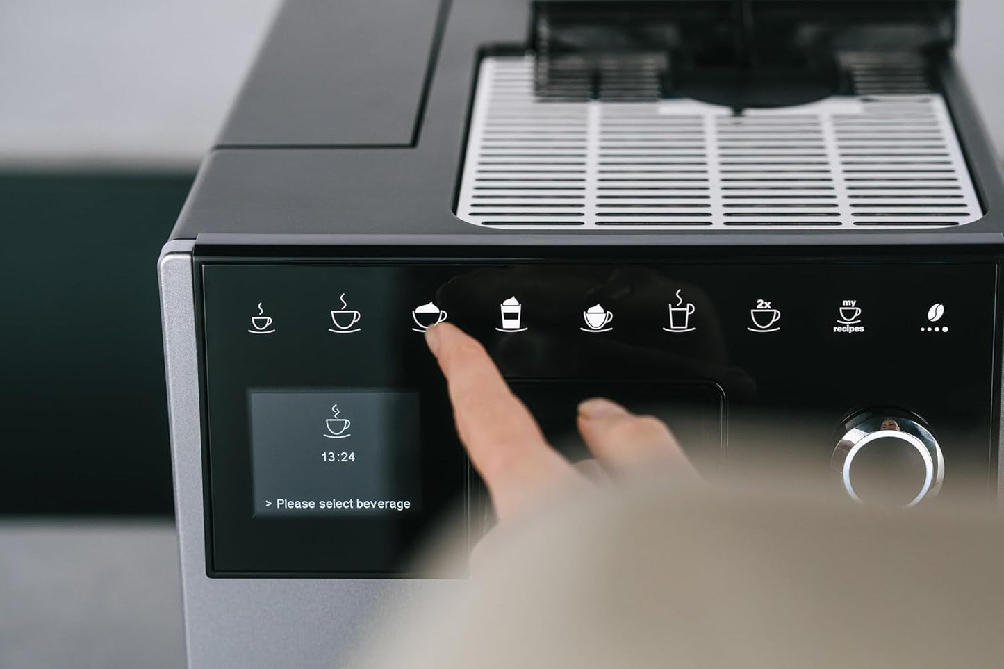 Melitta CI Touch - W pełni automatyczny ekspres do kawy z systemem mlecznym, ekspres ze zintegrowanym młynkiem do kawy i spieniaczem do mleka, m.in. do espresso lub cappuccino, srebrny
