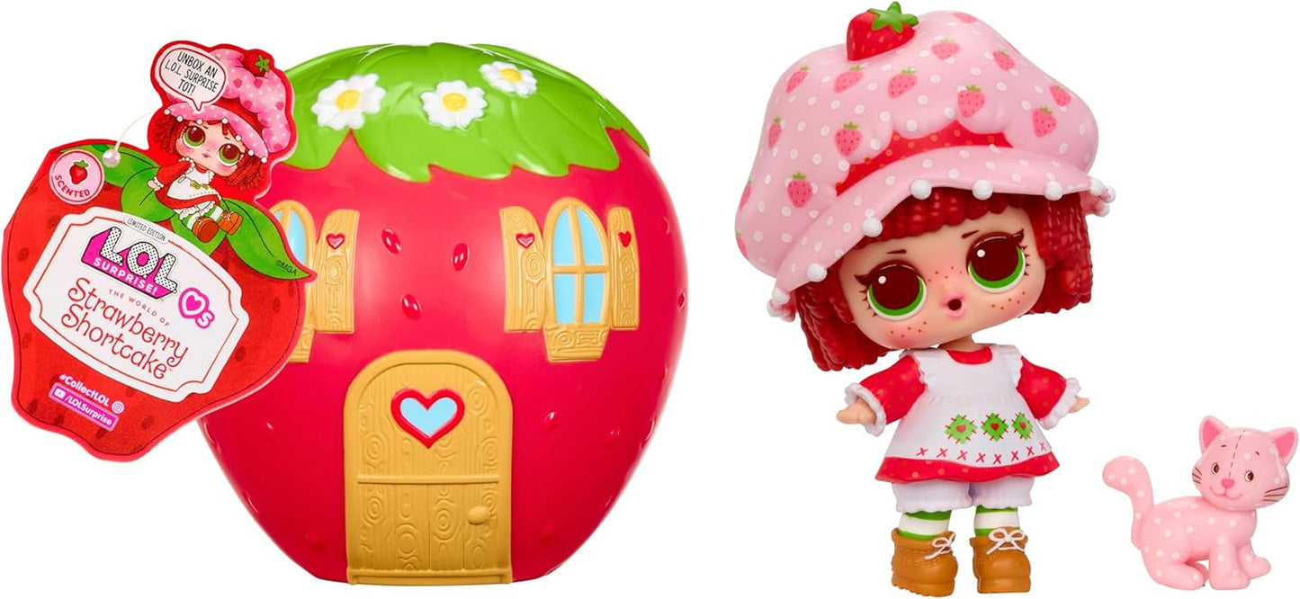 LOL niespodzianka! Loves Strawberry Shortcake Tots - Kolekcjonerskie pachnące lalki z 7 niespodziankami, zwierzakiem, modą, butami, kapeluszem, zestawem do zabawy z truskawkowym ciastkiem Cabrio, wiek 4+