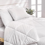Bleu Calin Pack kołdra 1 os. 140X200 cm + 1 poduszka 60X60 cm, można prać w 95° Pościele i kołdry Naty Shop