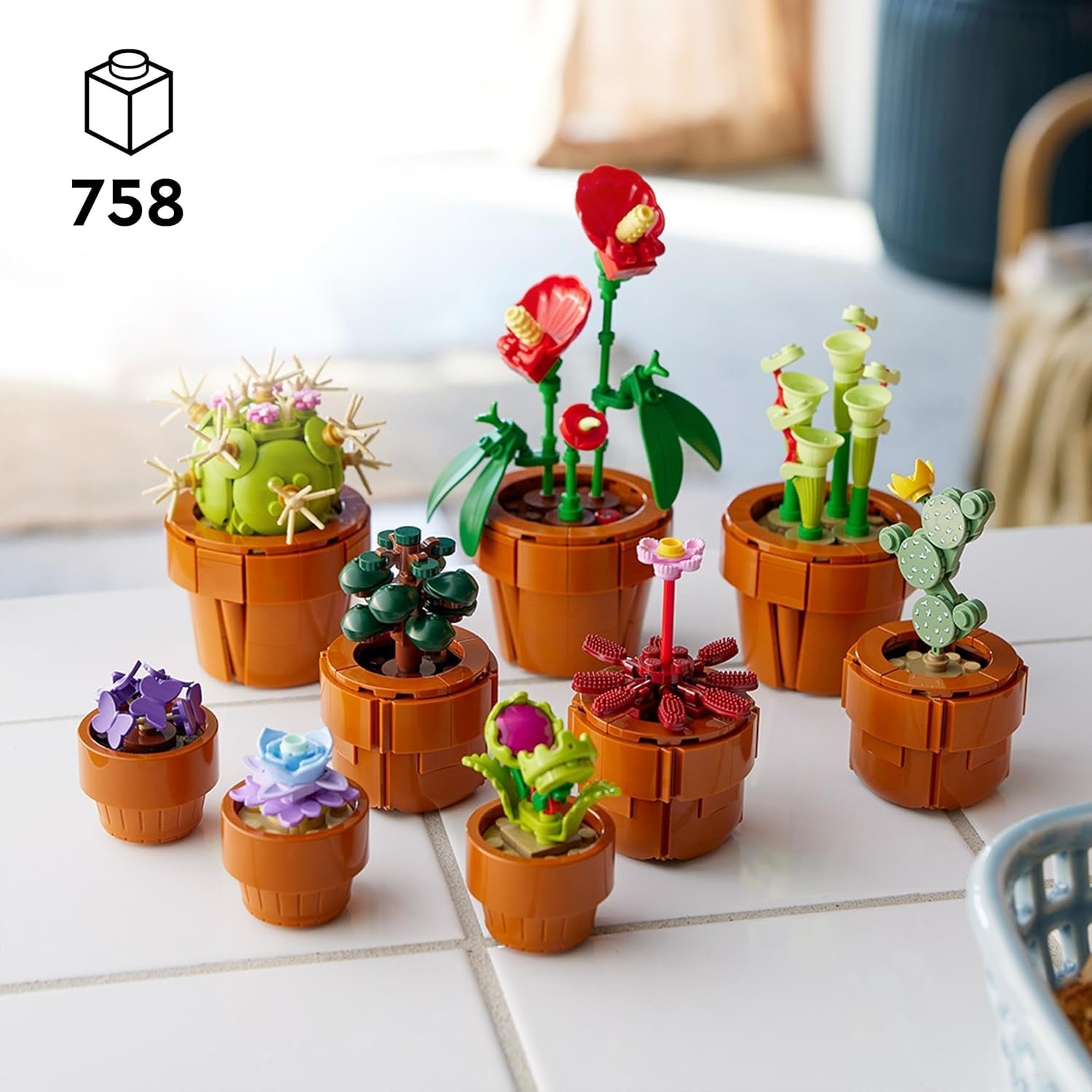 LEGO Icons Mini rośliny, 9 sztucznych kwiatów do zbudowania, zestaw botaniczny dla dorosłych z doniczką z terakoty do zbudowania, dekoracje wnętrz, prezent dla kobiet i mężczyzn 10329 Zestawy do budowania Besuche w sklepie LEGO