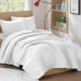 Comfort Spaces Kienna Zestaw kołder Luksusowy koc letni z podwójnym ściegiem Lekka, miękka pościel na cały rok Dopasowana poszewka na poduszkę Biały koc typu king-size (264,2 x 228,6 cm) Naty Shop Kołdry i kołdry Ogród Biały/Bogaty Pocieszyciel Twin/Twin Xl (66"X90")
