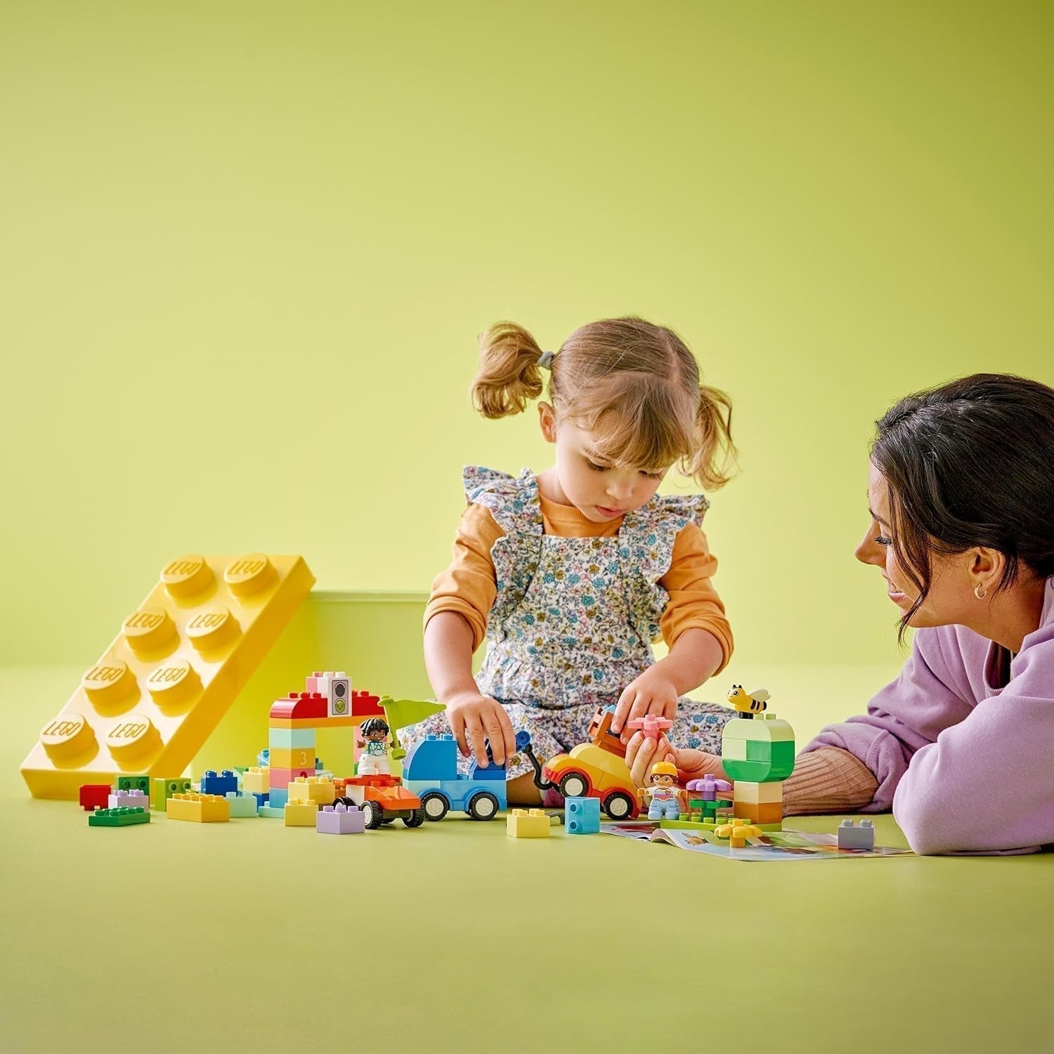 LEGO DUPLO Klasyczne samochody i ciężarówki z klocków, zestaw pojazdów do zabawy dla dzieci od 1,5 roku, kreatywna zabawka edukacyjna, zabawkowy samochód i samochód wyścigowy 10439 Zestawy do budowania Kup w sklepie LEGO