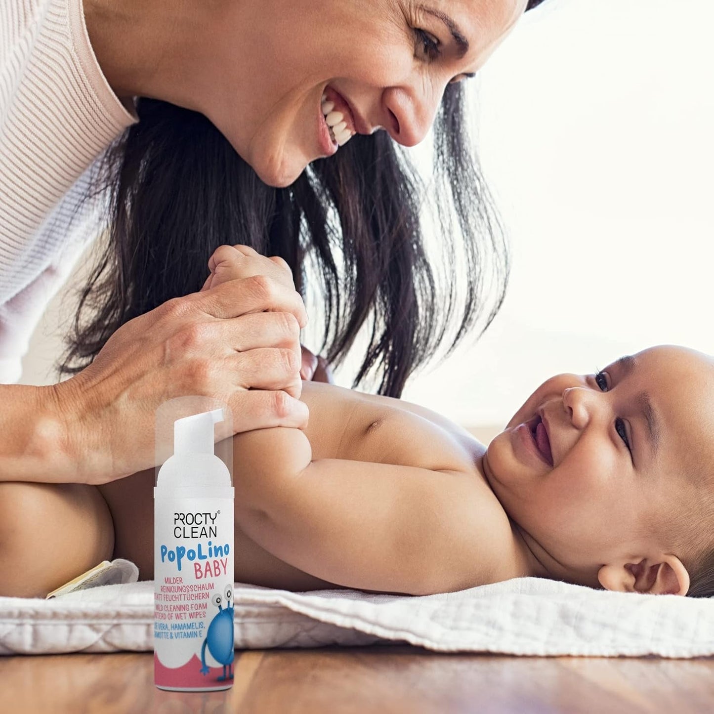 PopoLino Baby pianka z miękkim spodem zamiast wilgotnych chusteczek dla niemowląt. Wegańska i naturalna kosmetyczna pianka oczyszczająca! Pianka do spodów z aloesem, oczarem wirginijskim, bergamotką i witaminą E. Uszczęśliwia dna i otoczenie.