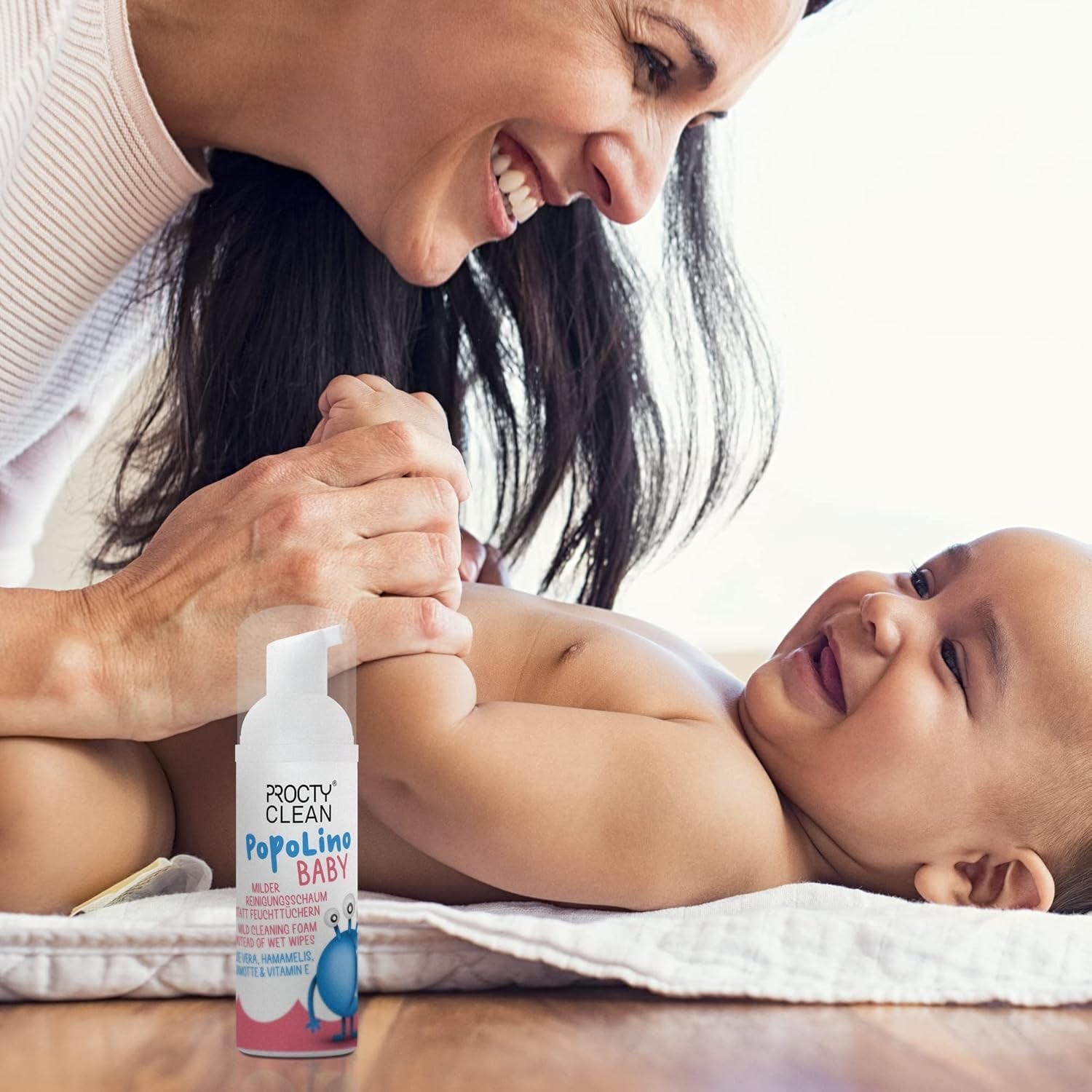 PopoLino Baby pianka z miękkim spodem zamiast wilgotnych chusteczek dla niemowląt. Wegańska i naturalna kosmetyczna pianka oczyszczająca! Pianka do spodów z aloesem, oczarem wirginijskim, bergamotką i witaminą E. Uszczęśliwia dna i otoczenie.