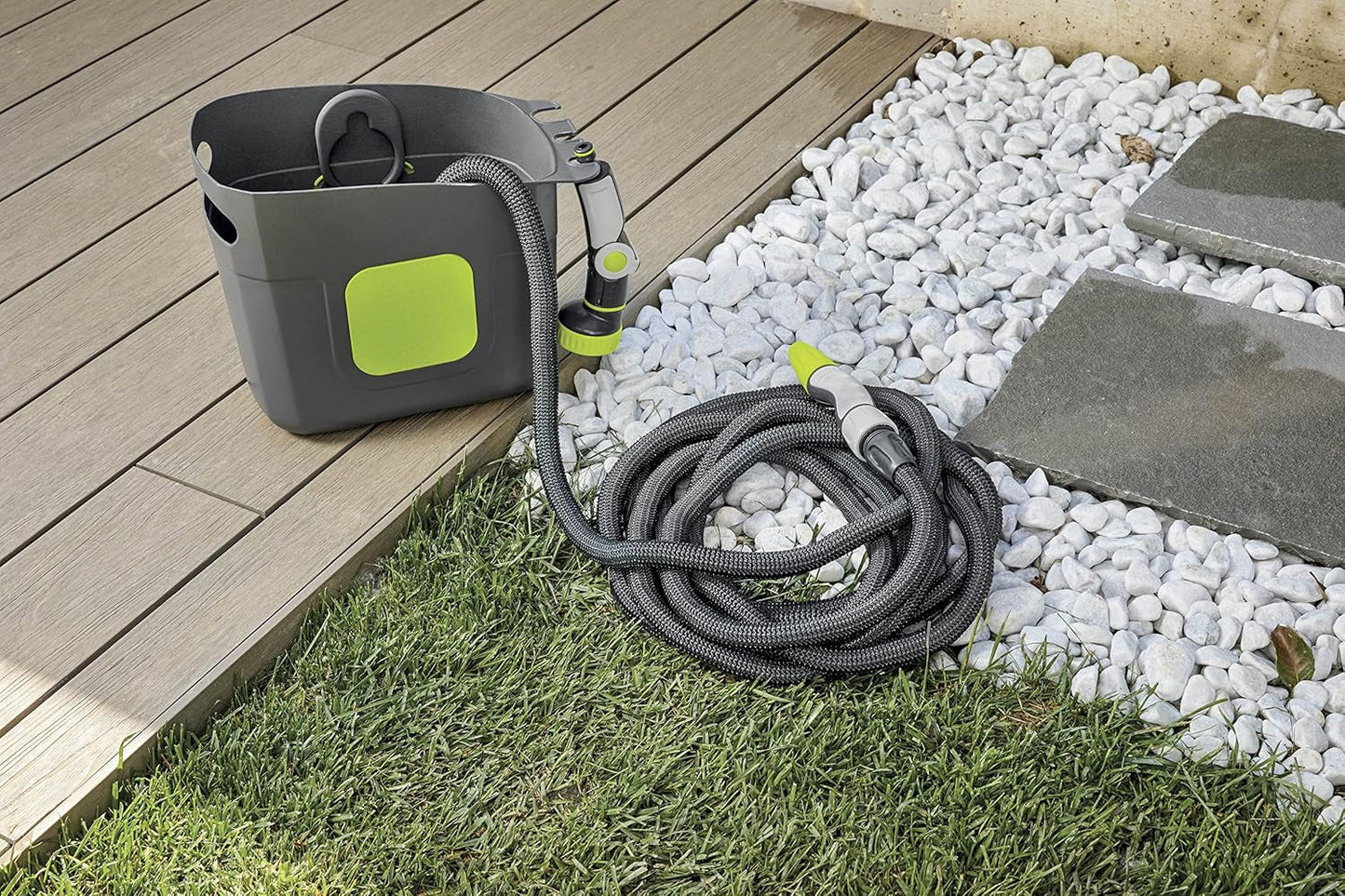 GF SRL, Aquapop Grey Pro 15, wąż samorozciągliwy w oplocie Made in Italy, ze sztywnym plastikowym pojemnikiem, ergonomiczny mini opryskiwacz ogrodowy, przyłącza do nawadniania ogrodu, kolor ciemnoszary