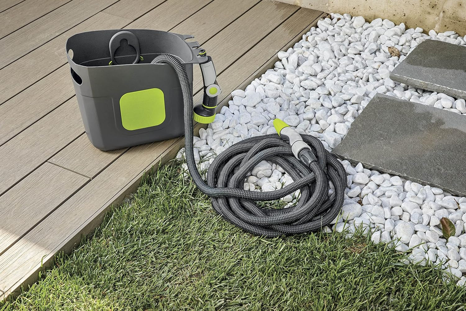 GF SRL, Aquapop Grey Pro 15, wąż samorozciągliwy w oplocie Made in Italy, ze sztywnym plastikowym pojemnikiem, ergonomiczny mini opryskiwacz ogrodowy, przyłącza do nawadniania ogrodu, kolor ciemnoszary