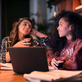 Ekspres na kapsułki PHILIPS Original Plus Eco, wybór intensywności kawy, technologia Coffee Boost, 80% plastiku pochodzącego z recyklingu*, 45% obniżone zużycie energii**, 2 filiżanki jednocześnie, kolor fortepianowej czerni (CSA210/22)