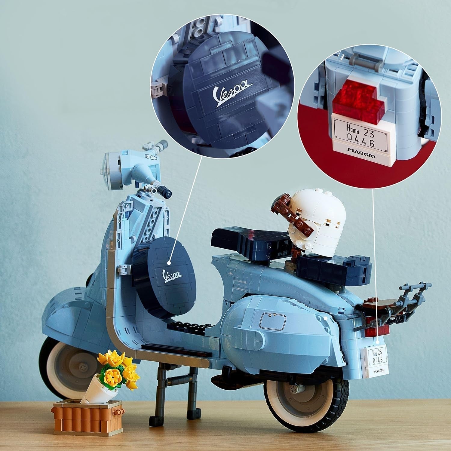 LEGO Icons Vespa 125, model motocykla do zbudowania, zabytkowy włoski skuter, model dla dorosłych, element wystawowy jako dekoracja pokoju, prezenty dla kobiet i mężczyzn 10298 Zestawy do budowania w sklepie LEGO