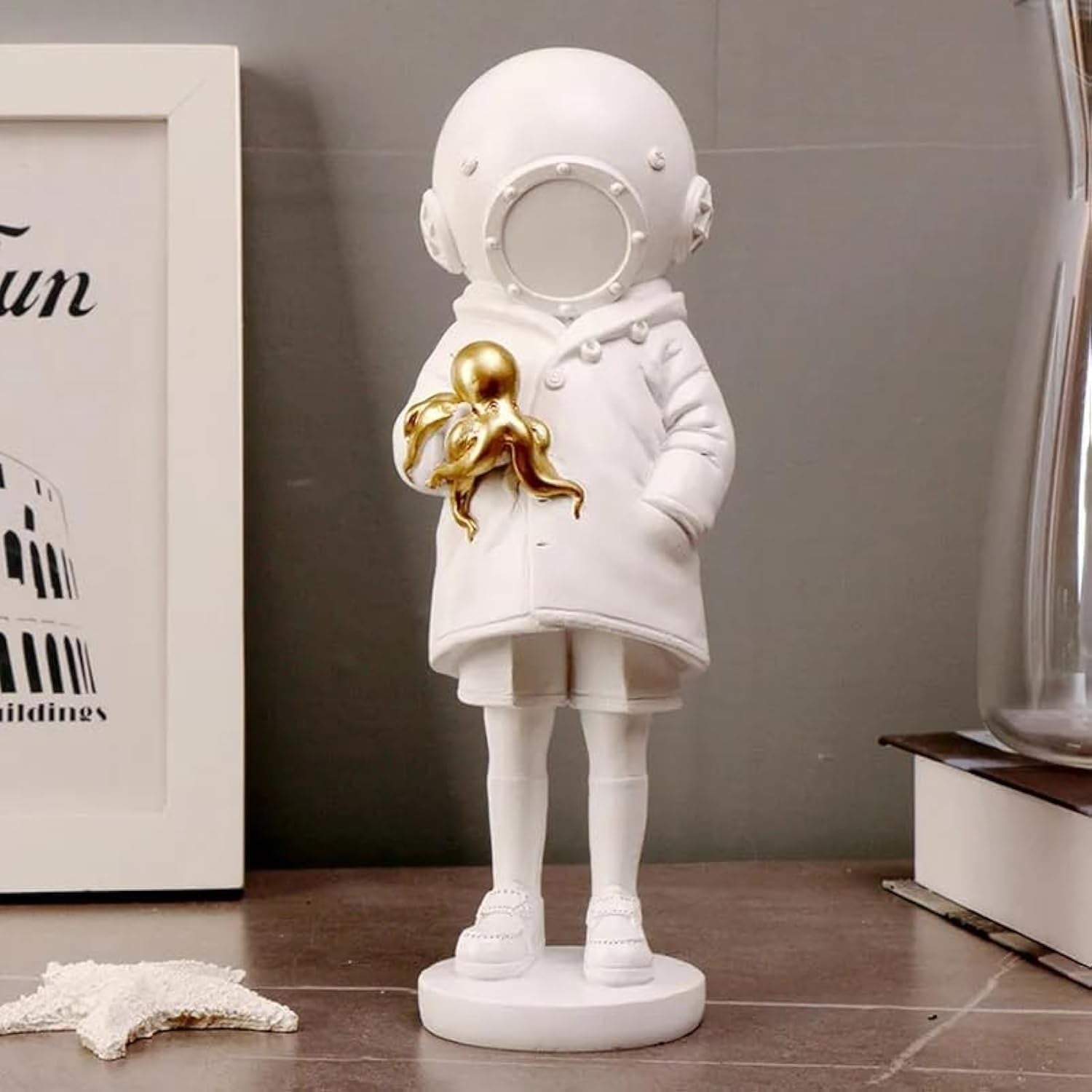 Urocza dziewczyna z balonu Rzeźba z żywicy Statua do dekoracji wnętrz Banksy Czerwone serce Dziewczyna Balon Rysunek Sztuka współczesna Rzeźba na półkę stołową Wystrój Posągi i rzeźby Naty Shop Shenqianzhe8