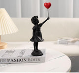 Urocza dziewczyna z balonu Rzeźba z żywicy Home Decor Statua Banksy Czerwone serce Dziewczyna Balon Rysunek Sztuka współczesna Rzeźba na blat Półka Wystrój Posągi i rzeźby Naty Shop