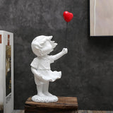 Urocza dziewczyna z balonu Rzeźba z żywicy Wystrój domu Statua Banksy Czerwone serce Dziewczyna Balon Rysunek Sztuka współczesna Rzeźba na półkę stołową Wystrój Posągi i rzeźby Sklep Naty Biały balon
