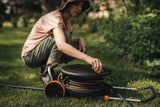 Koło wodne Fiskars Comfort L z kołami, kompleksowy zestaw do podlewania, całkowity zasięg 31,5 m, automatyczne zwijanie, uniwersalny wąż ogrodowy (Ř 13 mm), uniwersalne przyłącze do kranu, 1071670