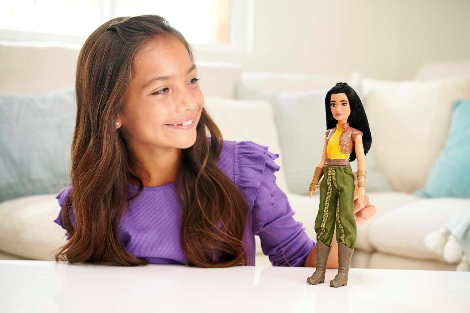 Mattel Disney Zabawka Raya Przegubowa lalka z ubraniami i akcesoriami Prezent dla dzieci inspirowany filmami Disneya HLX22