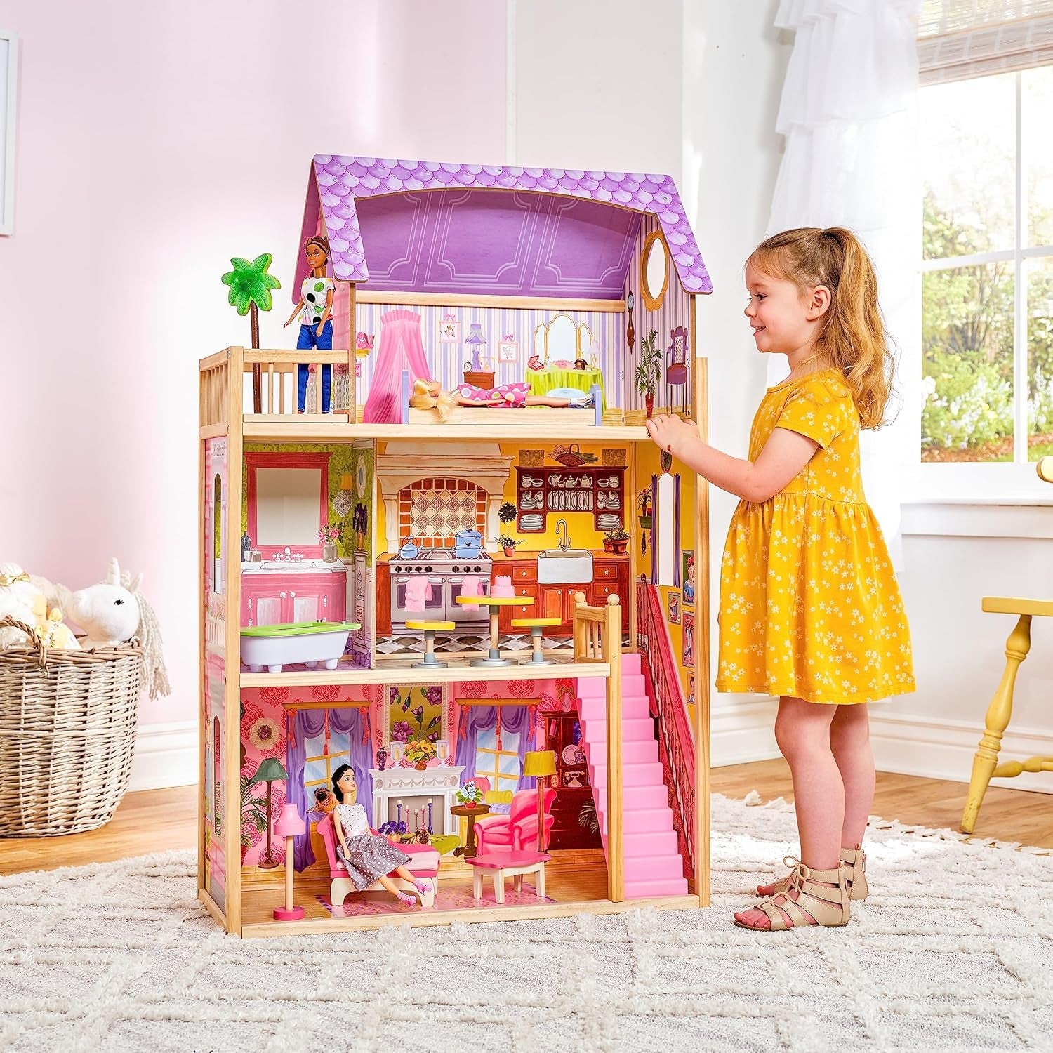 Drewniany domek dla lalek KidKraft Kayla z meblami i akcesoriami, 3-poziomowy zestaw dla lalki 30 cm, zabawka dla dzieci w wieku od 3 lat, 65092 — wyłącznie na Amazon
