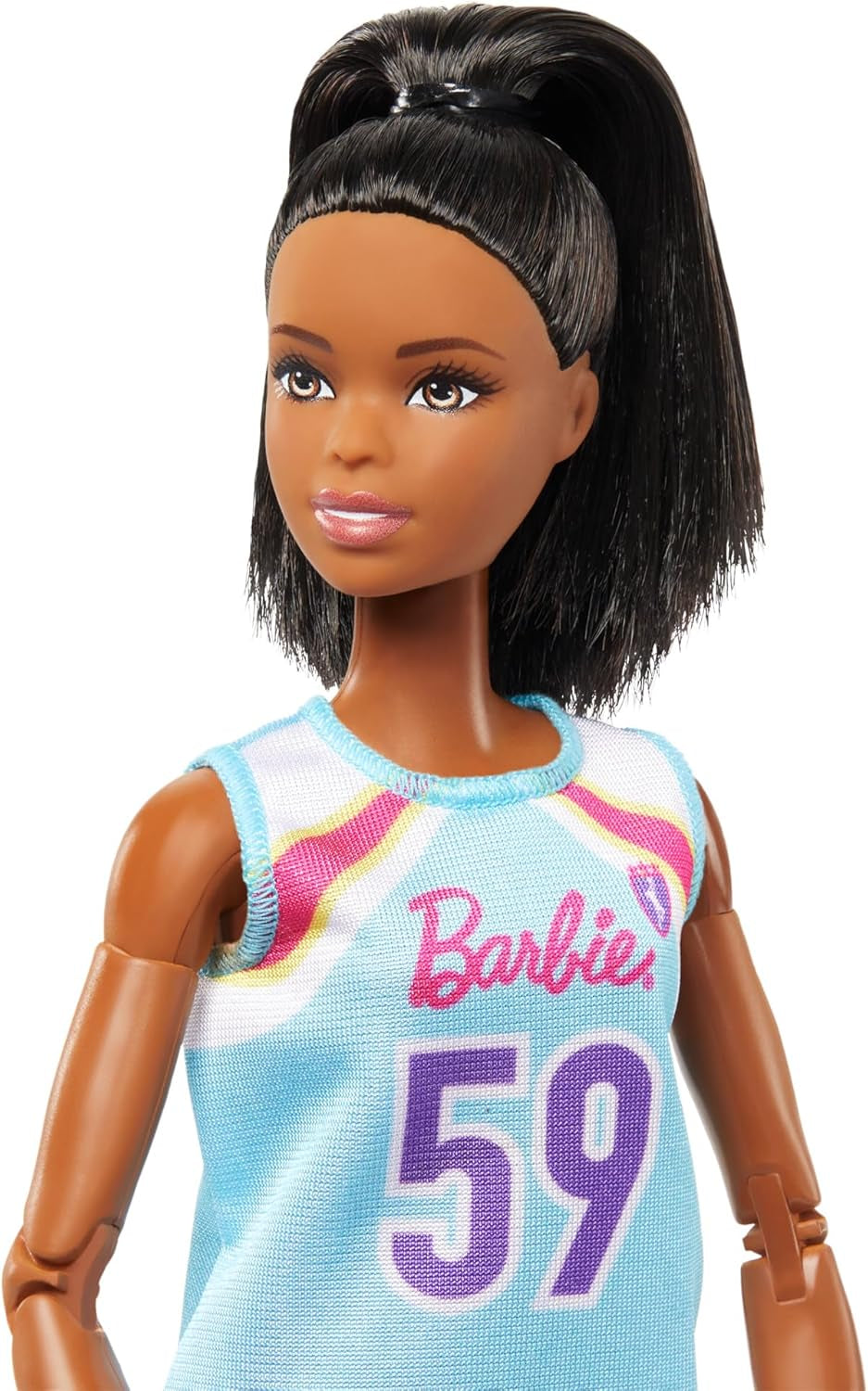 Barbie Made to Move Lalka i akcesoria, Brunetka koszykarz z odpinaną sportową sukienką i piłką, 22 przeguby, HKT74