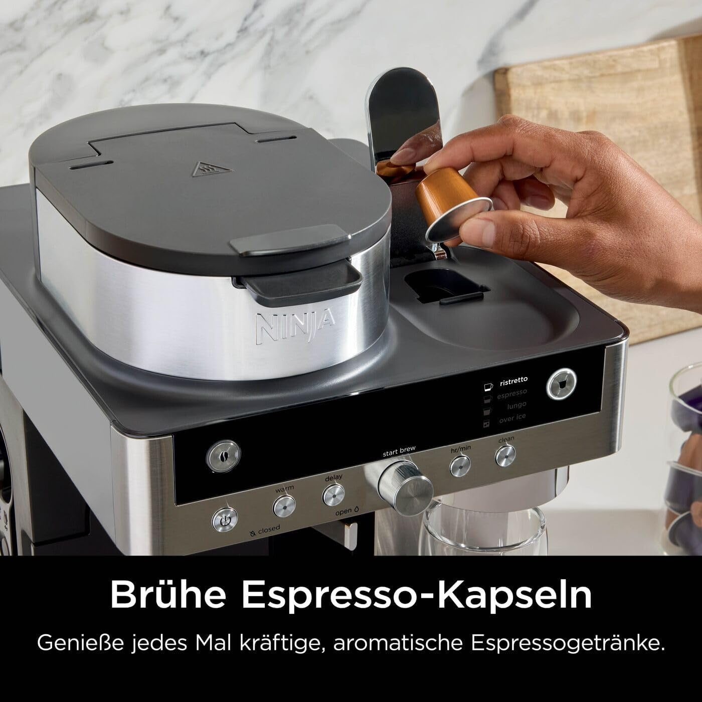 Ninja Prestige Ekspres przelewowy 2 w 1 z kapsułkami i zintegrowanym spieniaczem mleka, do latte, kawy mrożonej i płaskiej bieli, czarny CFN802EU