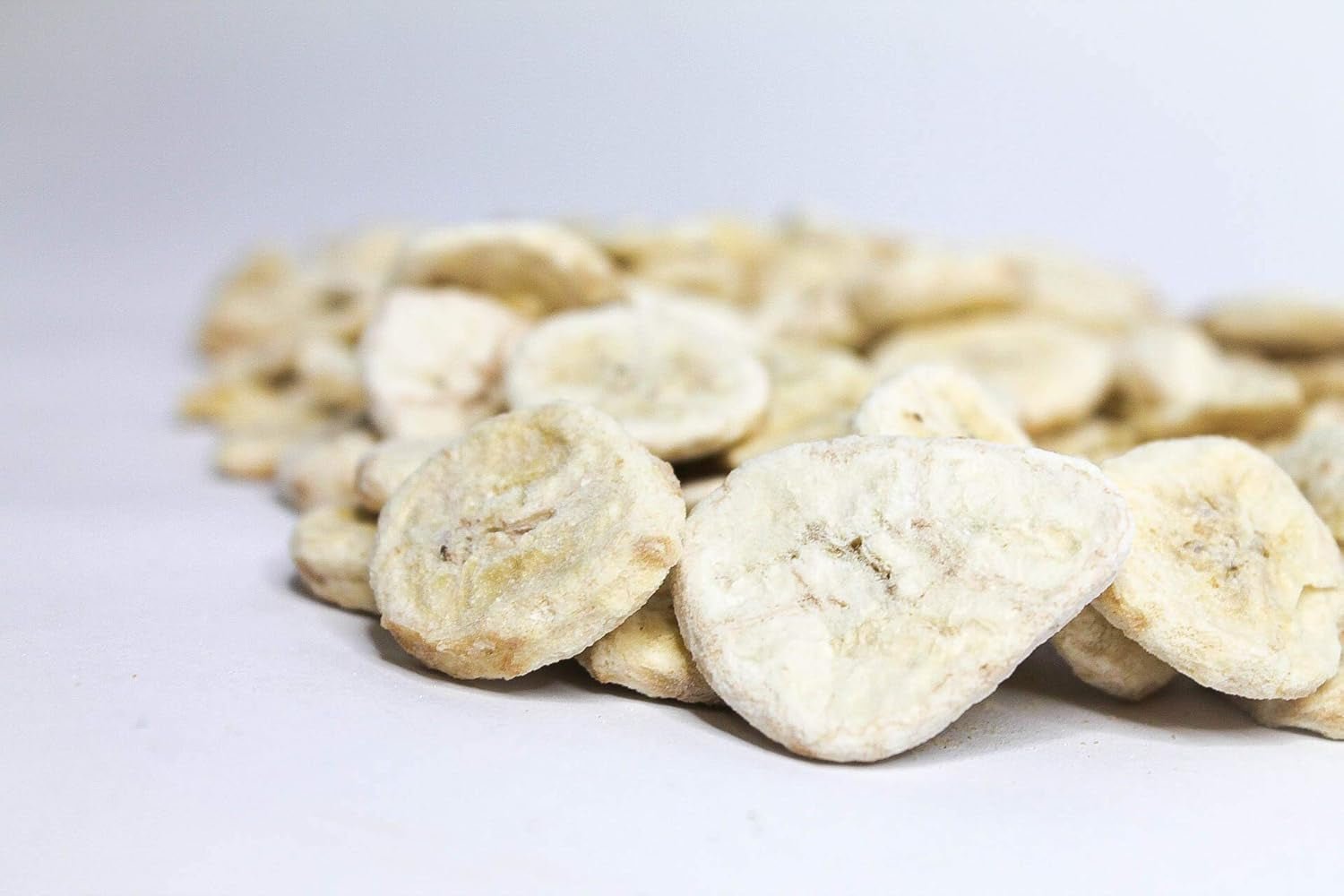 Plasterki banana liofilizowane 100g - chipsy bananowe liofilizowane - owoce suszone liofilizowane - plasterki banana suszonego do dekoracji, przekąsek, koktajli i deserów Produkty suszone Naty Shop